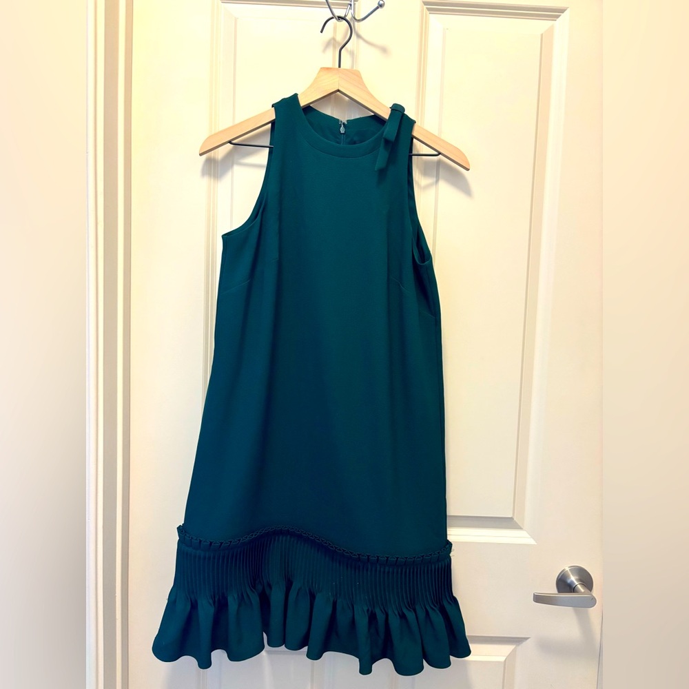 Forest green dress ✨ Super cute for Holidays and or parties!!